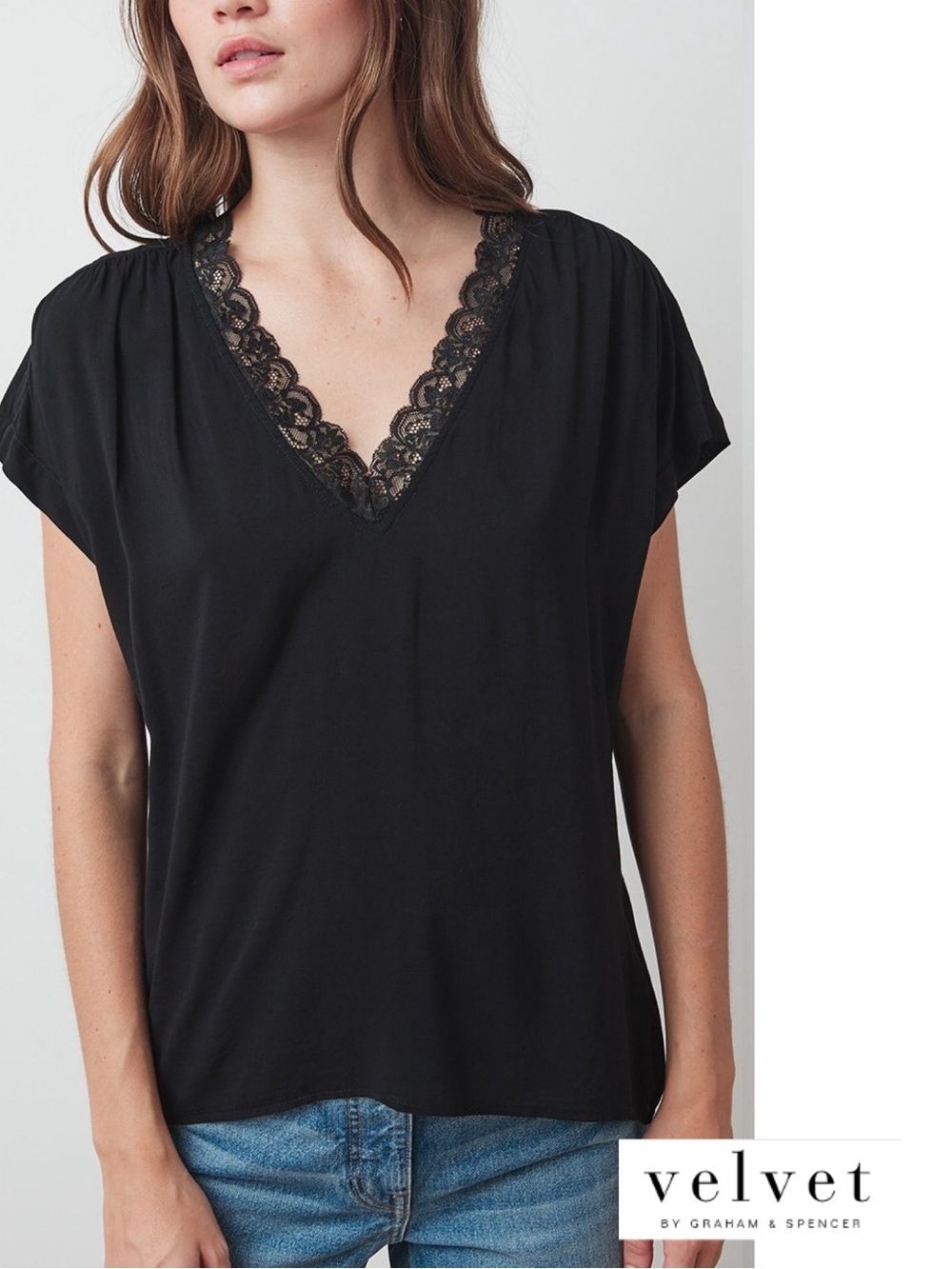 VELVET by Graham & Spencer Black Lace-Trim V-Neck Top Size Small